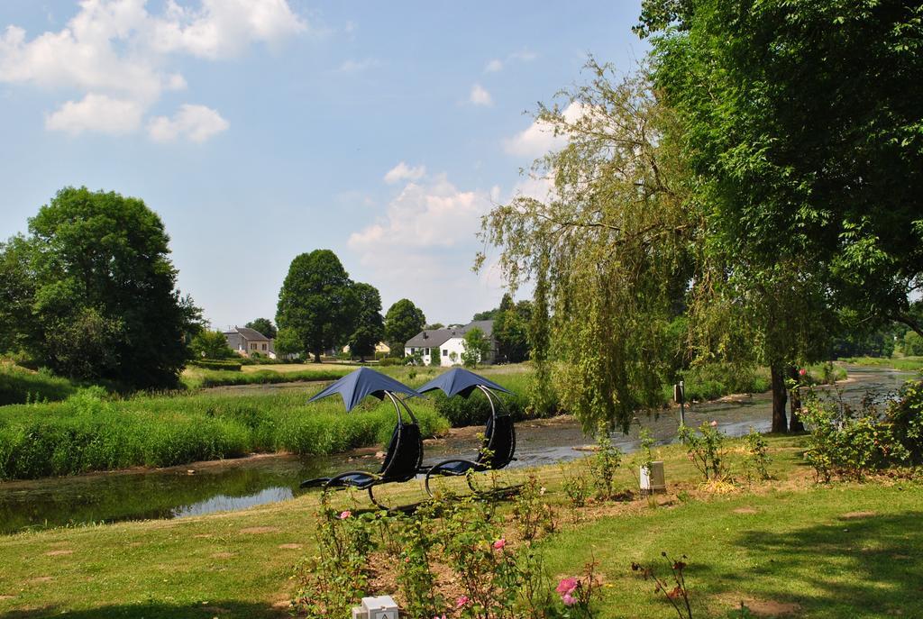 La Roseraie. Gaume-Ardenne-Lacuisine Sur Semois. ฟลอเรนวิลล์ ภายนอก รูปภาพ